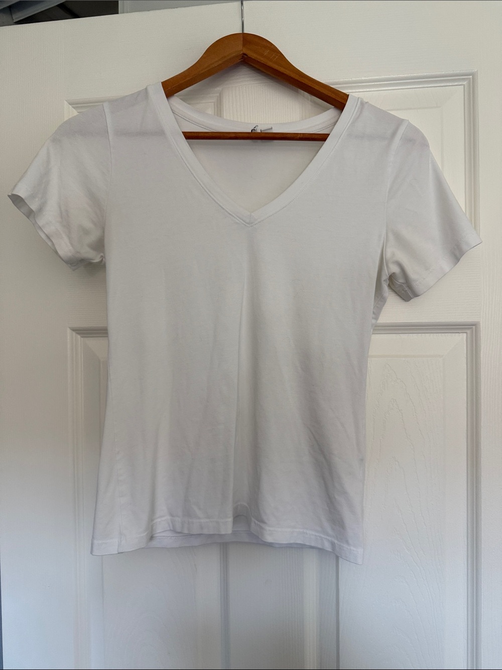 Nordstrom White V-Neck Short Sleeve Tee